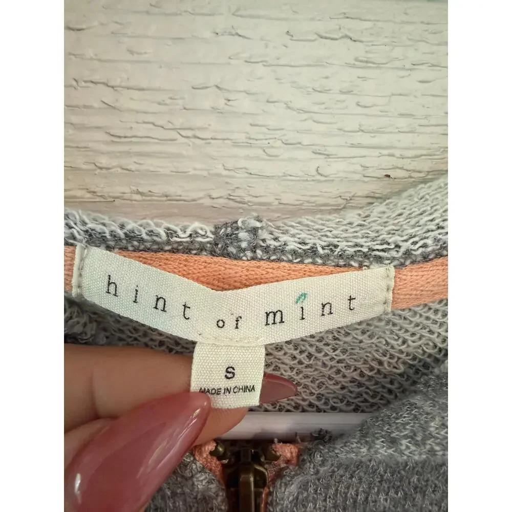 Hint of Mint Gray Floral Ruffle Hem Zip Hoodie Women’s Size Small Lightweight - Picture 4 of 8